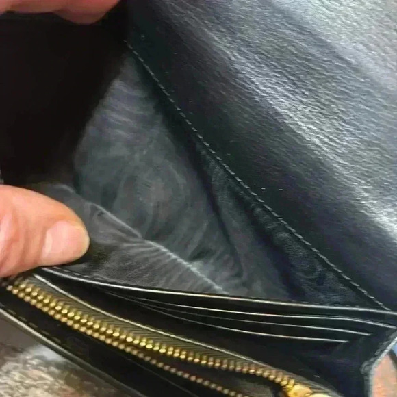 Miu Miu Black Patent Leather Long Wallet - Picture 9 of 13